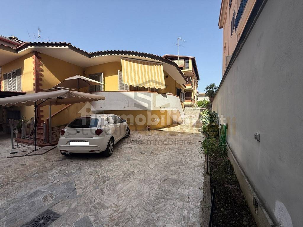 3 bedrooms Villa in Villaricca, Italy No. 322532
