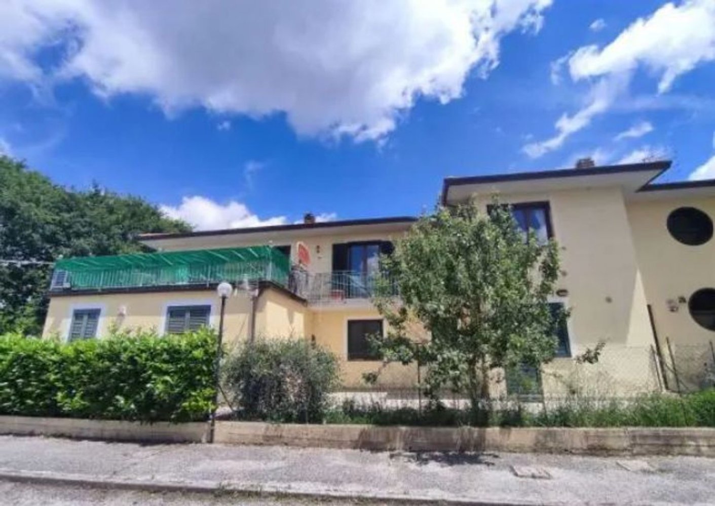 4 rooms Apartment in Fossato di Vico, Italy No. 274733