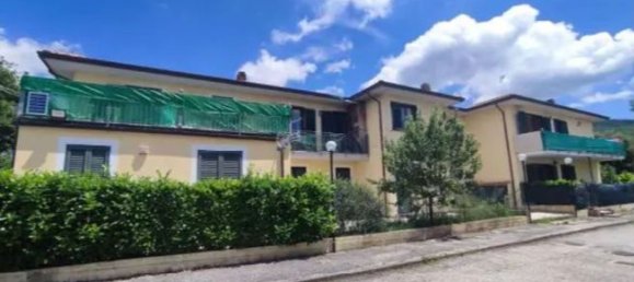 4 rooms Apartment in Fossato di Vico, Italy No. 274733 2