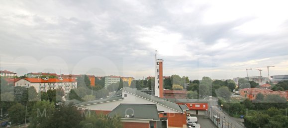 2 bedrooms Apartment in Milan, Italy No. 360702 3