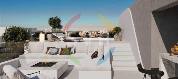 3 bedrooms Penthouse in Limassol, Cyprus No. 21245 3