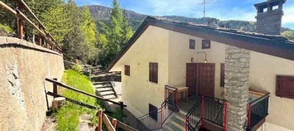 Вилла с 7 комнатами в Эмавиль, Италия № 11629 7