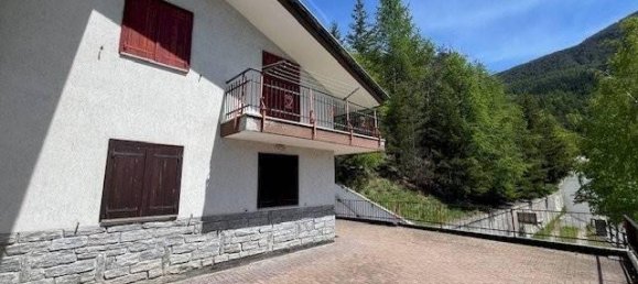 Вилла с 7 комнатами в Эмавиль, Италия № 11629 3