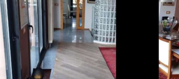 5-Zimmer Wohnung in Mariano Comense, Italy, Nr. 258068 6