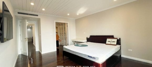 3 bedrooms Apartment in Tay Ho, Vietnam No. 570 11