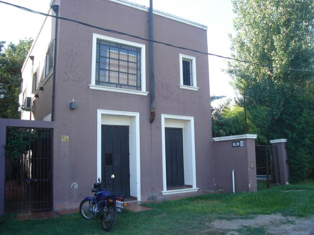 4 bedrooms House in Ituzaingo, Argentina No. 9632