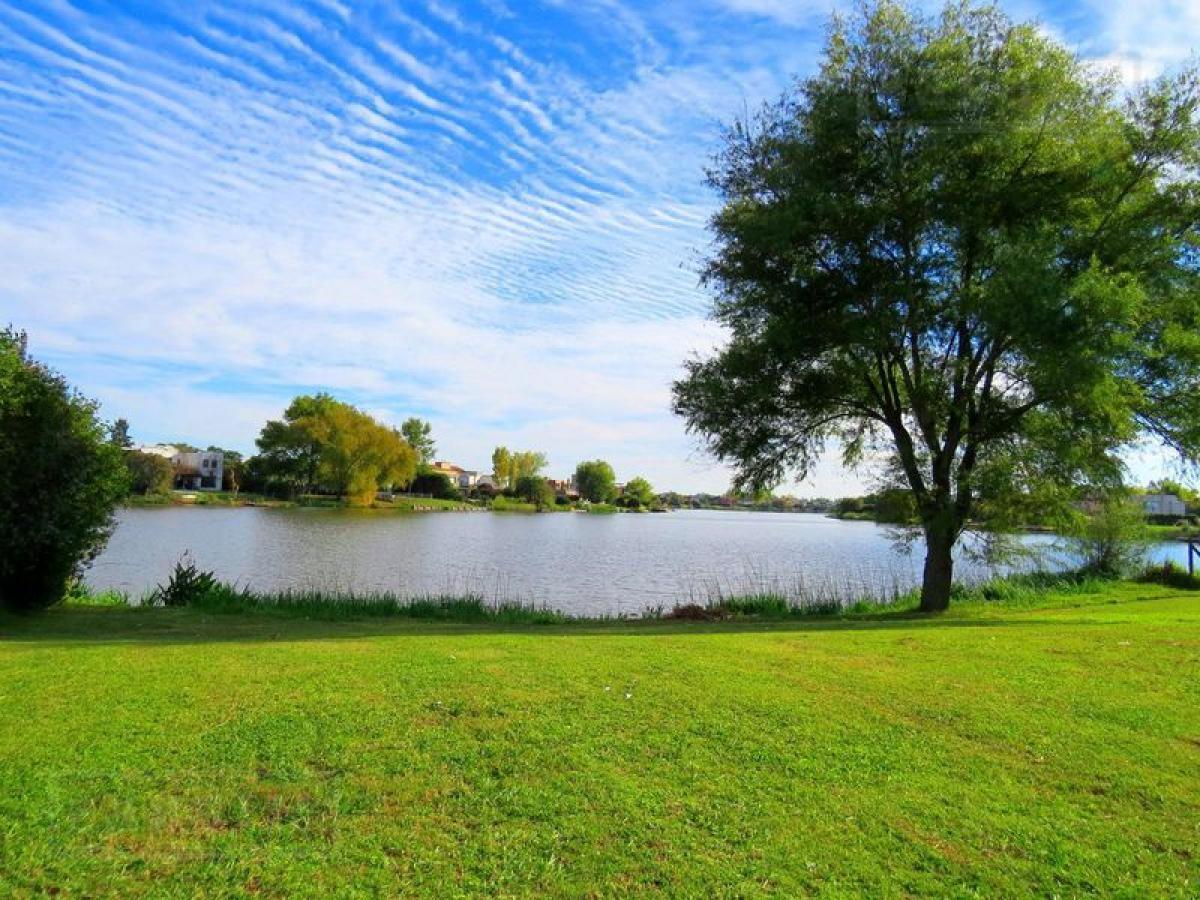  Land in Tigre, Argentina No. 119894