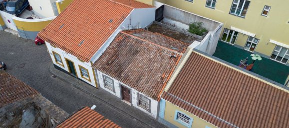 2 bedrooms House in Angra do Heroismo, Portugal No. 37091 5