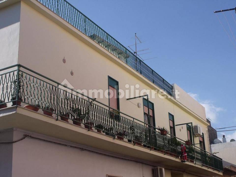 Квартира с 3 спальнями в Авола, Италия № 357216