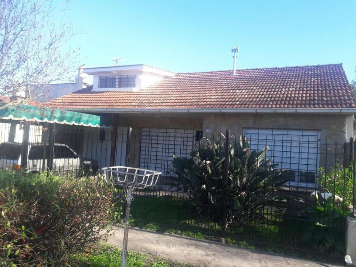 2 bedrooms House in Mar del Plata, Argentina No. 93903
