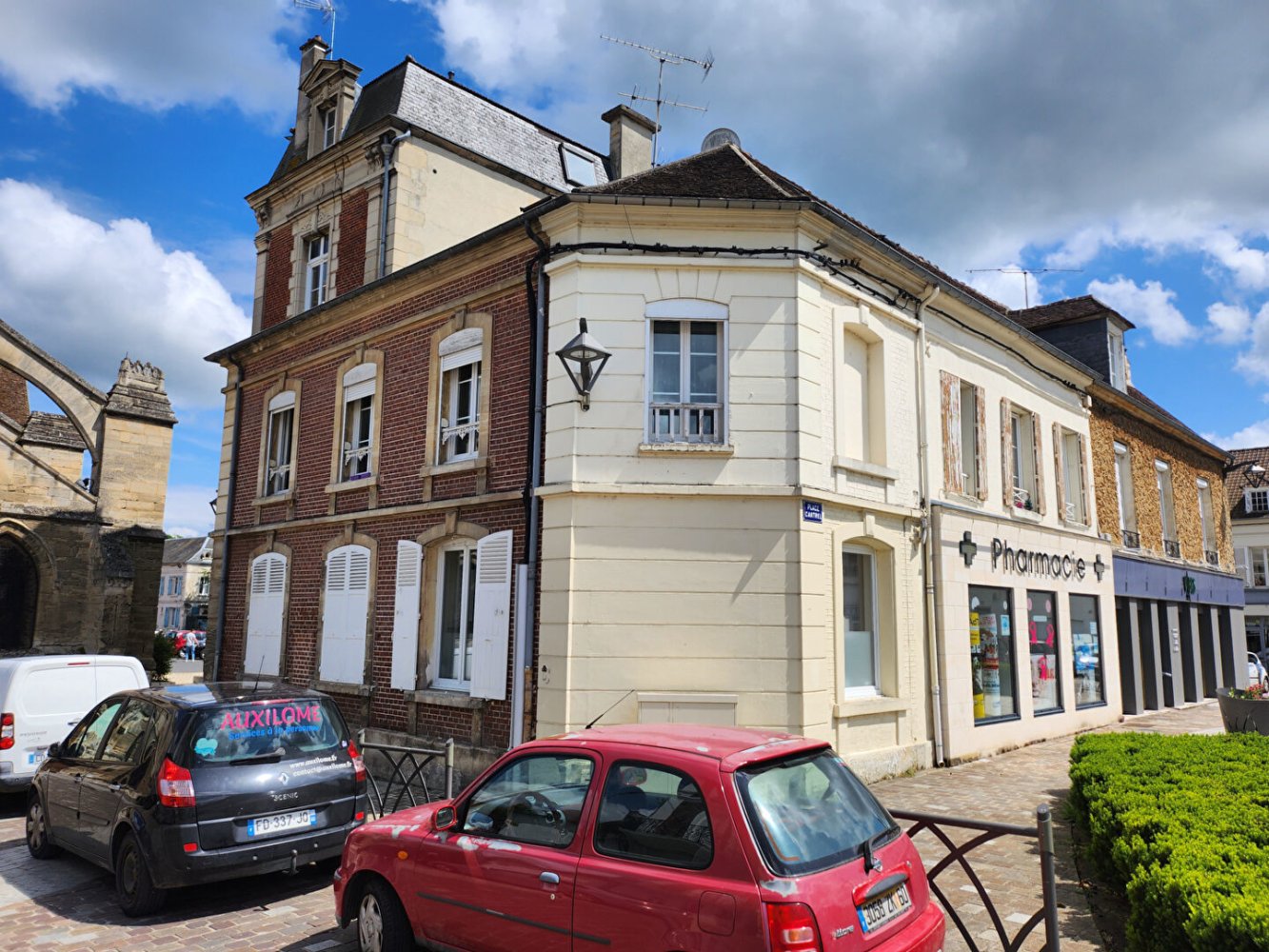  بناية في Mouy, France 247متر مربع رقم 268543