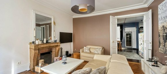 2 bedrooms Apartment in Paris, France No. 188373 3