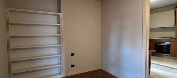 3 bedrooms Apartment in Brescia, Italy No. 361366 8