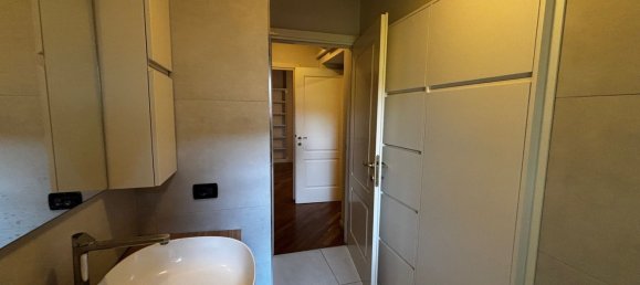 3 bedrooms Apartment in Brescia, Italy No. 361366 7