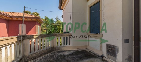 Villa de 6 dormitorios en Mogliano Veneto, Italy No. 344139 32