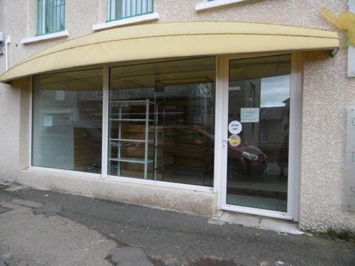 89m² Office in Tence, France No. 18670