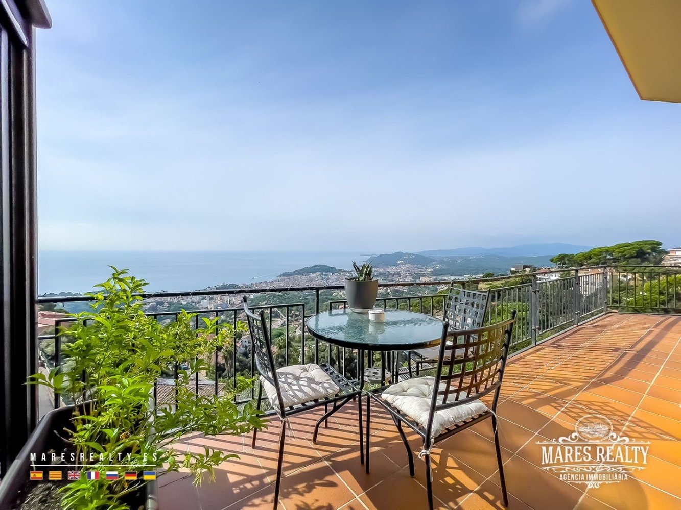 Вилла с 13 спальнями в Льорет-де-Мар, Испания № 289239