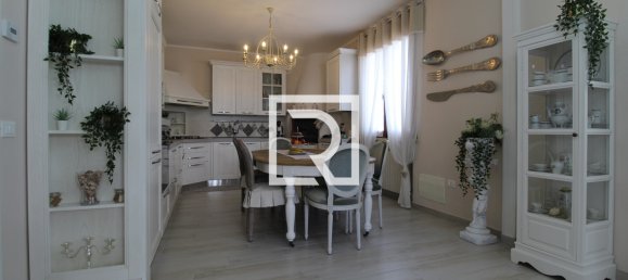 2 bedrooms Villa in Ravenna, Italy No. 297171 3
