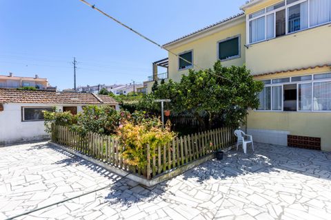 4 bedrooms Commercial property in Sintra, Portugal No. 225752