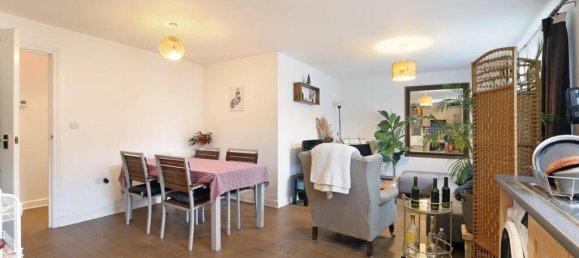 2 bedrooms Apartment in London, United Kingdom No. 12387 12