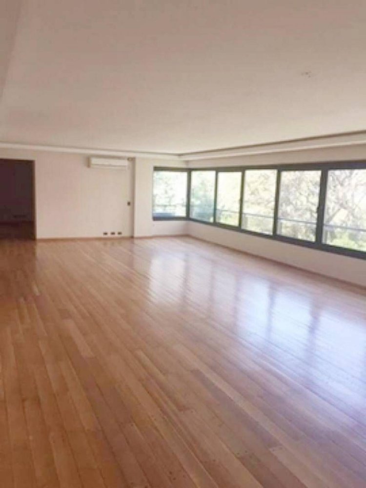 4 bedrooms Apartment in Buenos Aires, Argentina No. 101570