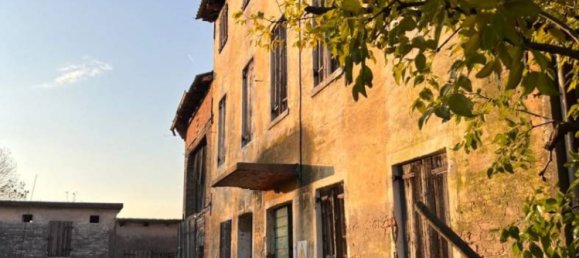 4 bedrooms House in Roncade, Italy No. 122098 7