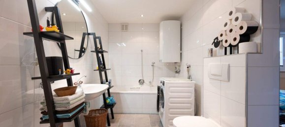 2-salle Appartement à Mutters, Austria No. 135103 2