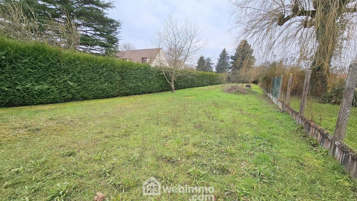  Land in Milly-la-Foret, France No. 143798