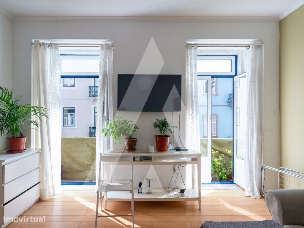 3 bedrooms Apartment in Lisbon, Portugal No. 345913