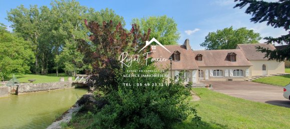 6 bedrooms Castles in Azay-le-Ferron, France No. 89724 5