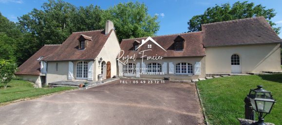 6 bedrooms Castles in Azay-le-Ferron, France No. 89724 3