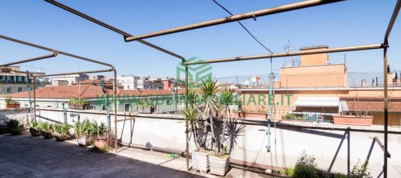 3 bedrooms Penthouse in Rome, Italy No. 54774 2
