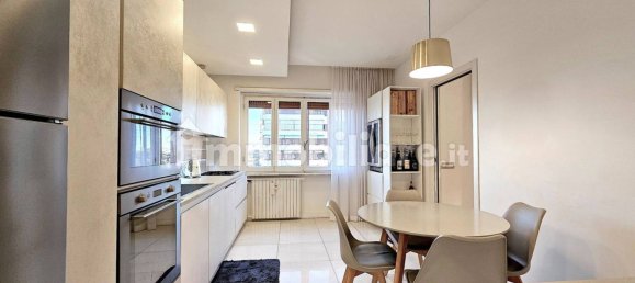 3 bedrooms Apartment in Rome, Italy No. 48551 16