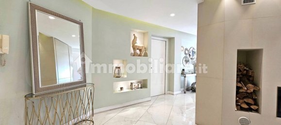 3 bedrooms Apartment in Rome, Italy No. 48551 4
