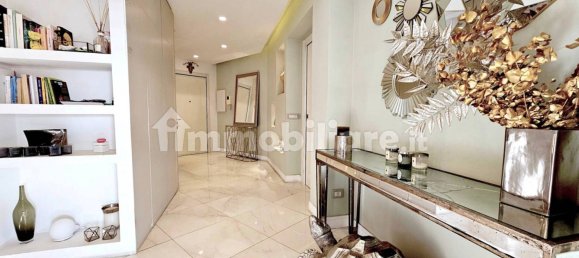 3 bedrooms Apartment in Rome, Italy No. 48551 9