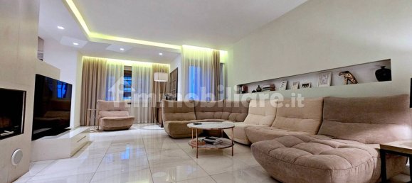 3 bedrooms Apartment in Rome, Italy No. 48551 8