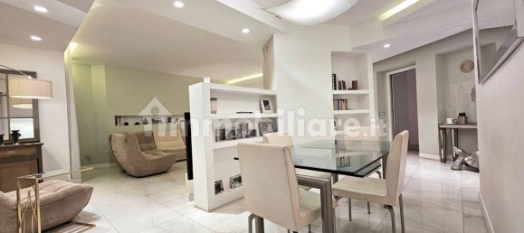 3 bedrooms Apartment in Rome, Italy No. 48551 11