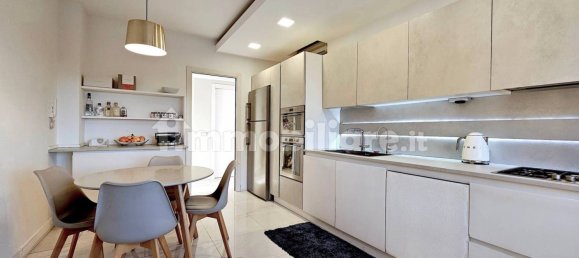 3 bedrooms Apartment in Rome, Italy No. 48551 15