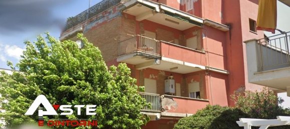 4 Schlafzimmer Wohnung in Ardea, Italy, Nr. 348260 7