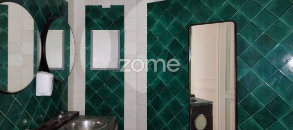 352m² Commercial property in Albufeira, Portugal No. 84066 18