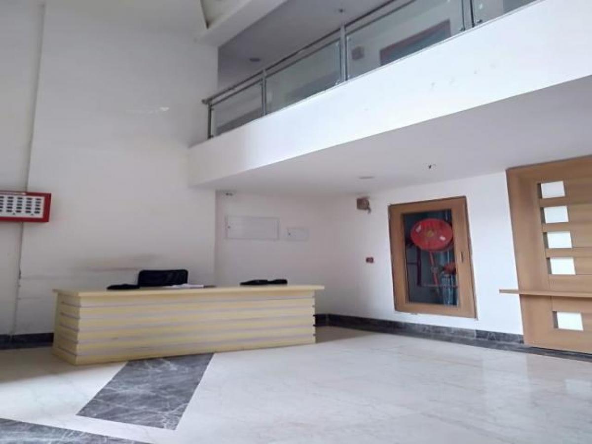 6 bedrooms House in Ghaziabad, India No. 51214