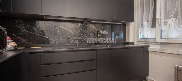 Квартира с 4 комнатами в Кьявари, Италия № 36542 22