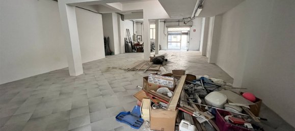 135m² Commercial property in Figline e Incisa Valdarno, Italy No. 148458 4