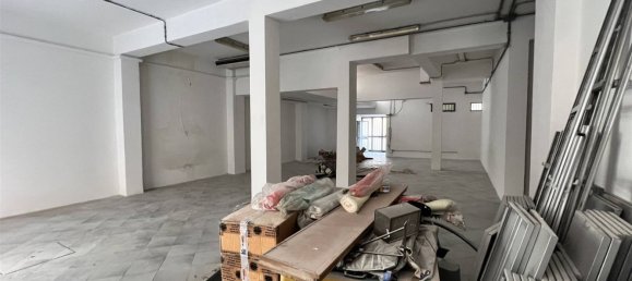 135m² Commercial property in Figline e Incisa Valdarno, Italy No. 148458 3