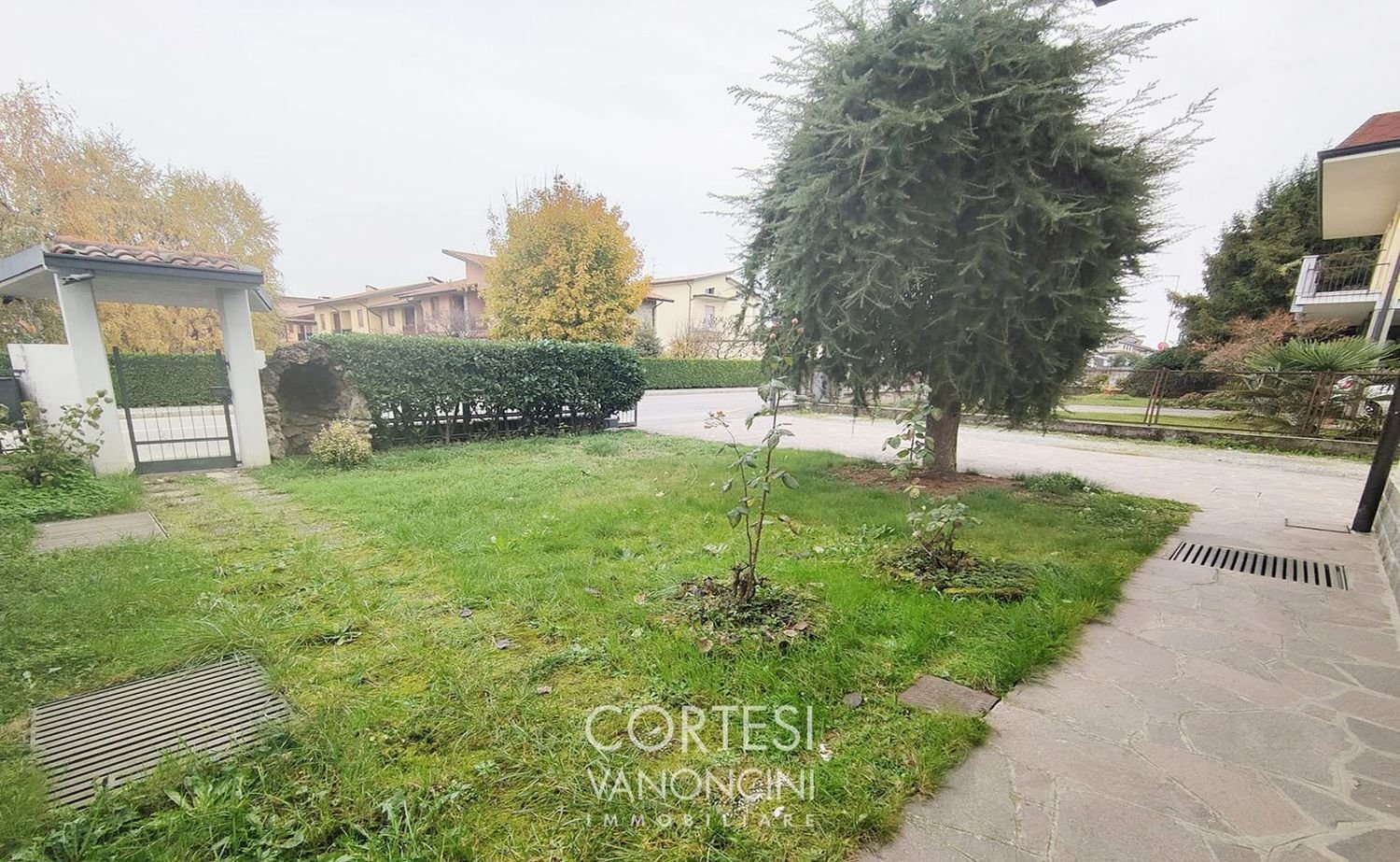 4 bedrooms Apartment in Telgate, Italy No. 394882