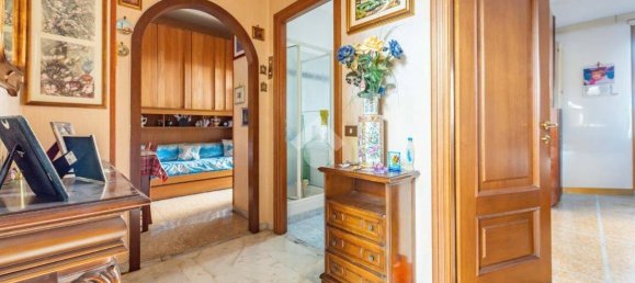 1 bedroom Apartment in Rome, Italy No. 320143 8