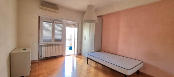 3 bedrooms Apartment in Rome, Italy No. 373571 10