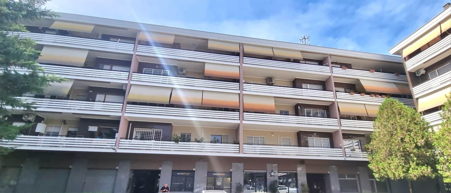 3 bedrooms Apartment in Rome, Italy No. 373571