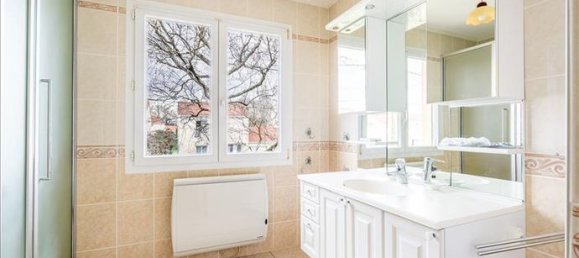 4 bedrooms House in La Montagne, France No. 285473 6