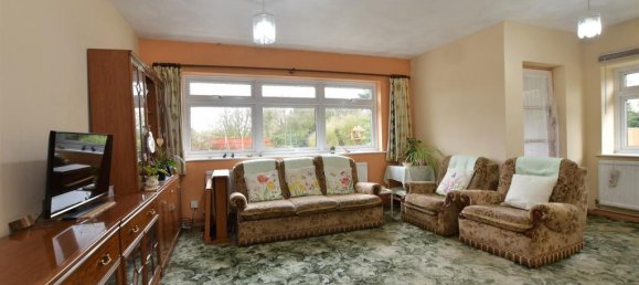 3 bedrooms Bungalow in Essex, United Kingdom No. 4056 3
